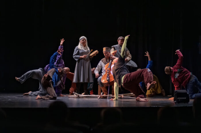 Danseforestillingen Karhutanssi